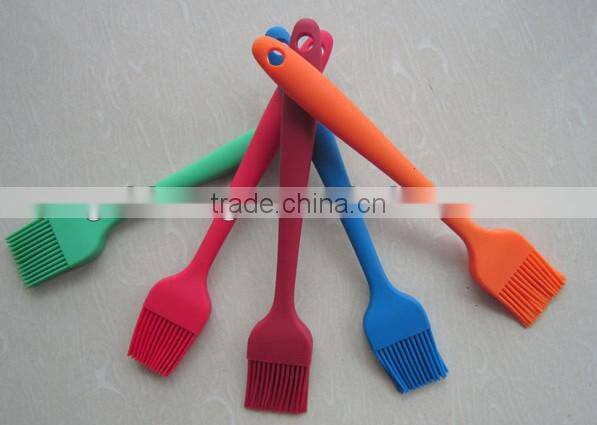 FDA LFGB standard silicone BBQ brush with metal insert