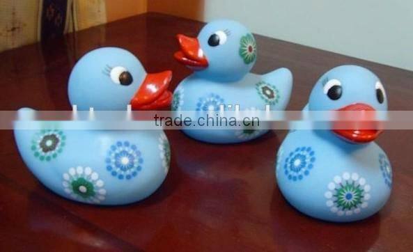 Cute cartoon shape eco-friendly PVC baby floating bath animal toy