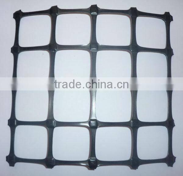 Biaxial plastic geogrid for road construction
