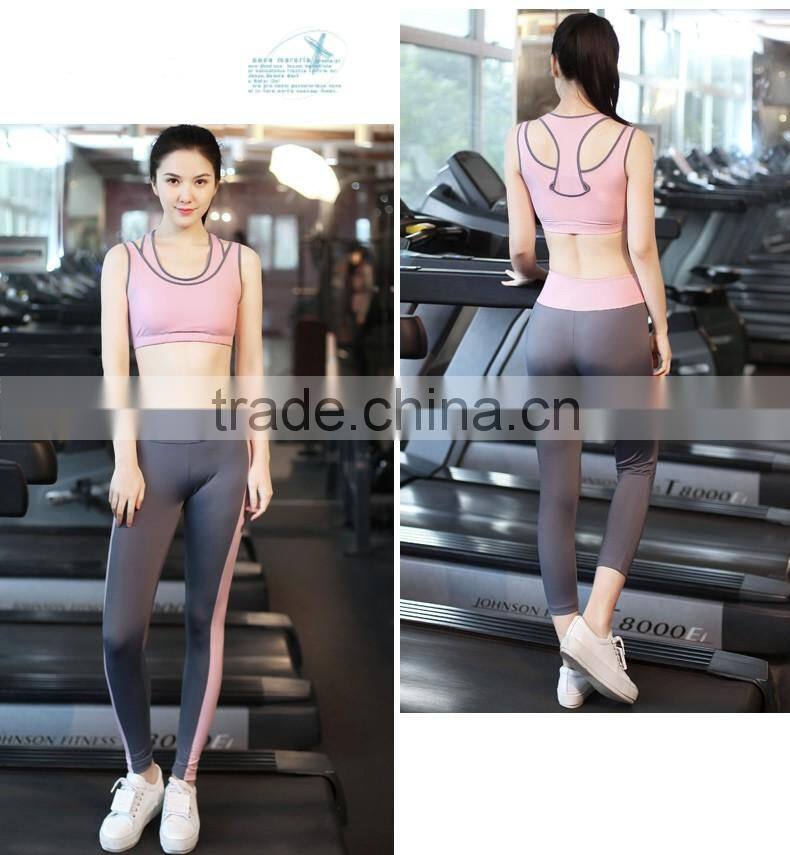 Charming 80 nylon 20 spandex yoga fitness active wear set with top breast inner liner
