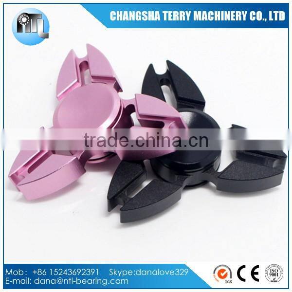 2017 top sale Durable EDC LED Fidget Toy metal Triangle Hand fidget Spinner