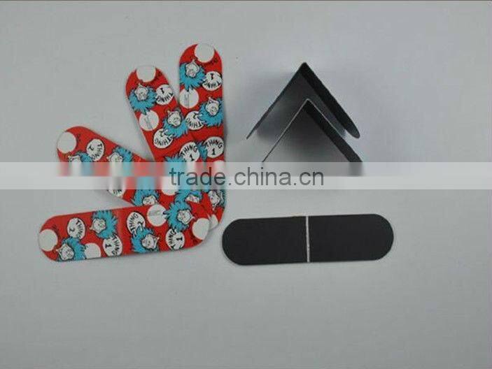 magnetic clip bookmark