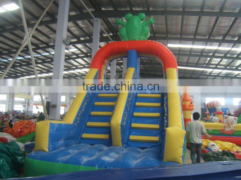 cheap factory supply inflatable pvc frog animal slide for kids, giant kids water toys for sale, inflatalbe water equipment toys