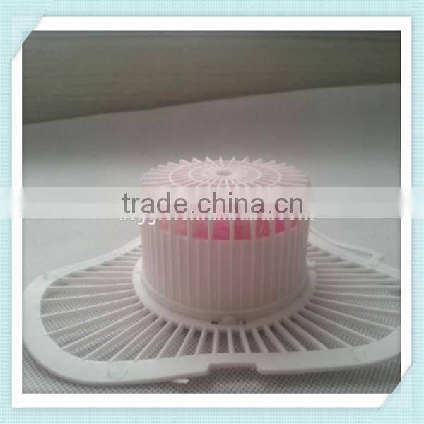 Moth ball with plastic screen