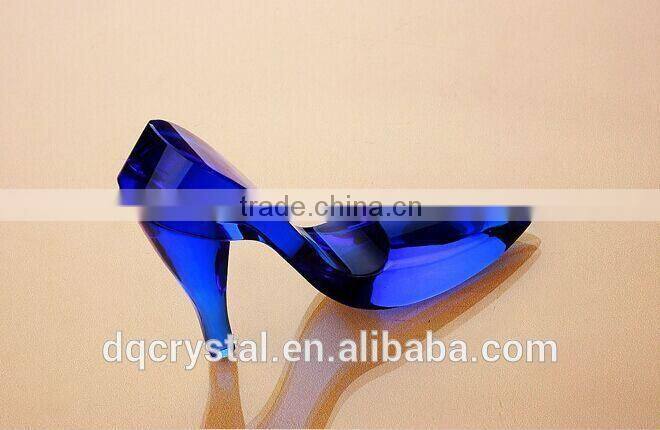 Beautiful crystal carving shoe for crystal carved wedding decoration gift
