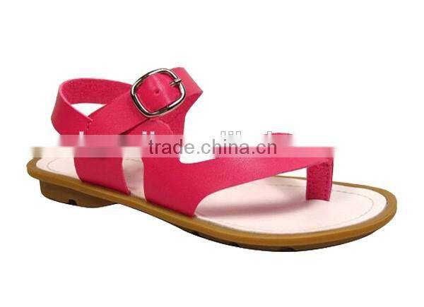 2016 Hot Selling Action Leather Girls Fancy No Heel Thong Sandals with Buckle