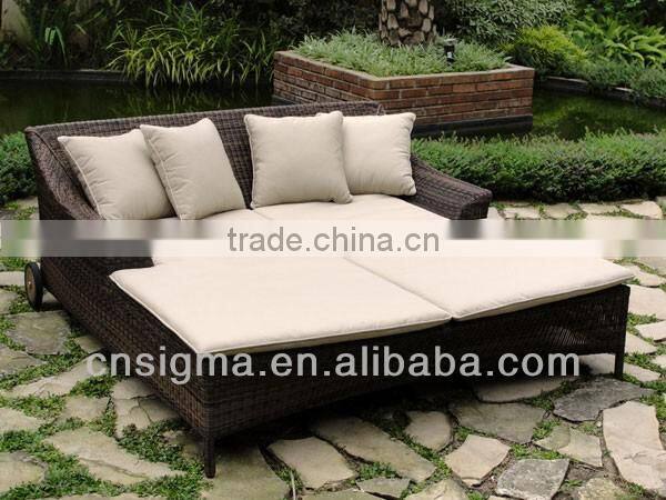 2017 Trade Assurance Most Popular Cane Wicker alum frame durable woven rattan wicker garden lounge daybed
