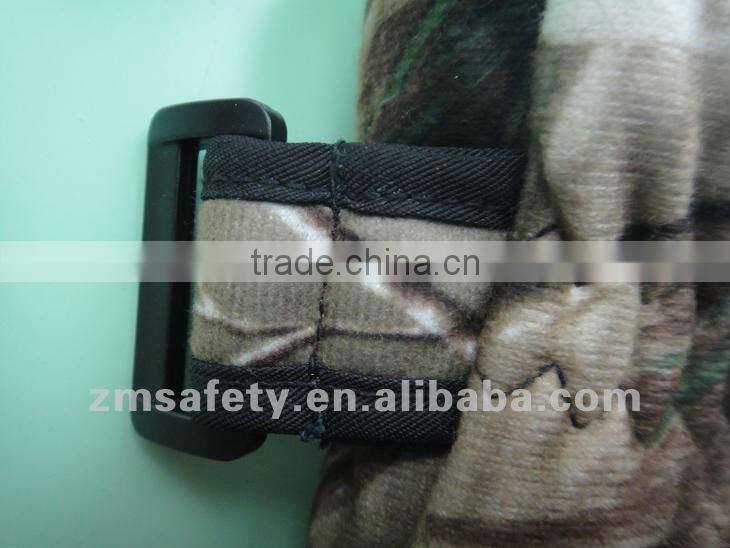 Camouflage color anti-slip winter gloves with 3M lining