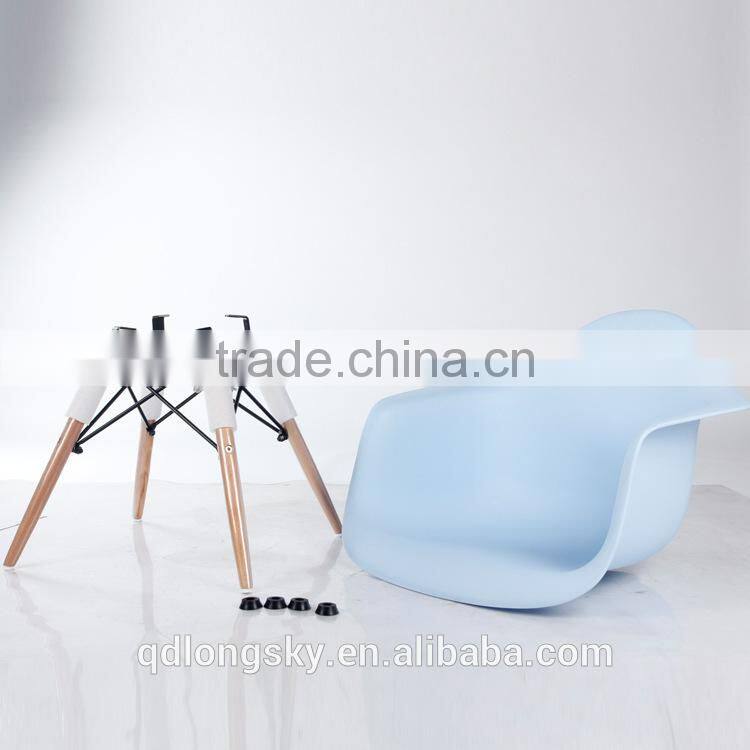 LS-4012 Italian design TATAMI plastic leisure chairs with arms and wood legs