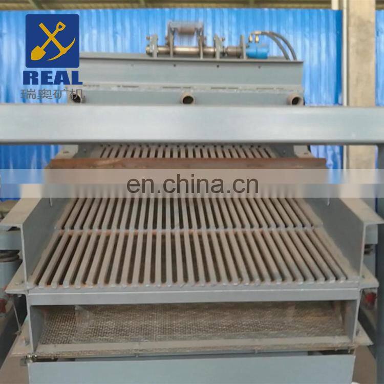 Vibrating grizzy screen mining machine