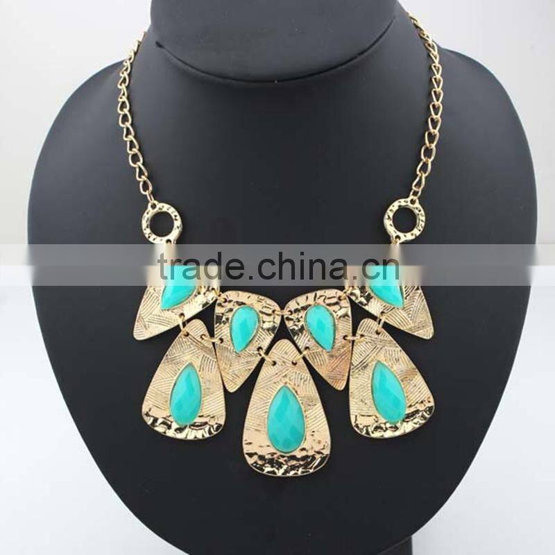 Charming Metal Top Grade Crystal Female Big Chunky Necklace Wholesale