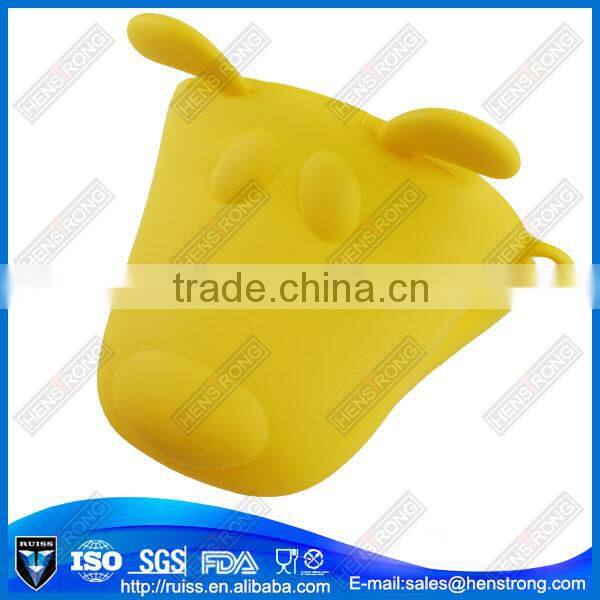 convenient to take stainless steel microwave heated gloves