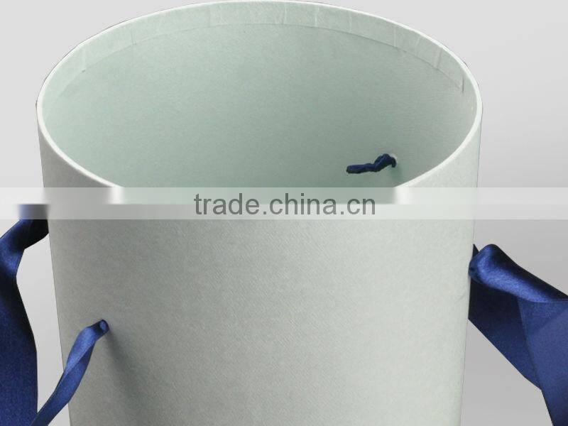 Round cardboard gift boxes