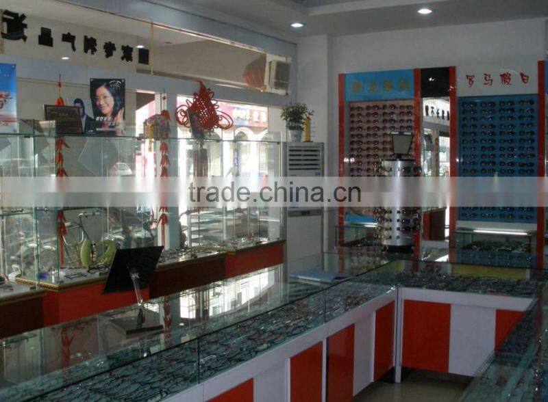 glass shopfitting and display furniture for optical