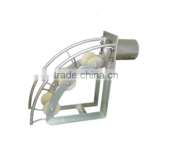 B Class cable entrance protection roller in tube orifice