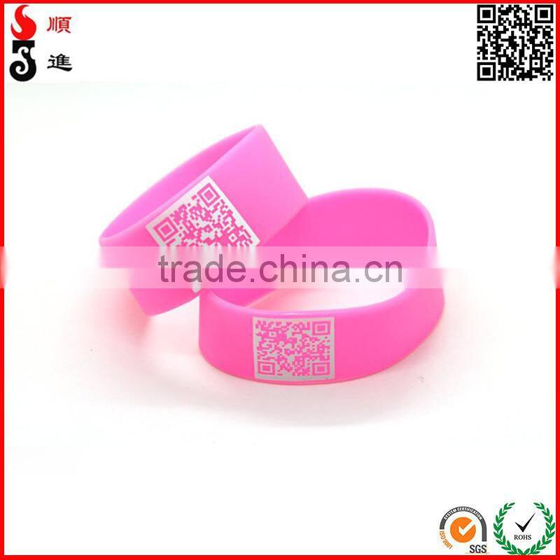 2016 hot sale personalized printed silicone bracelets with QR code for promotional gift