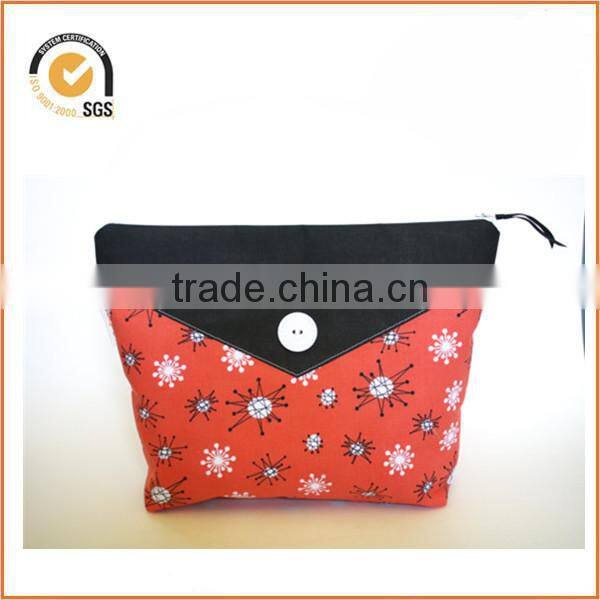 Retro Style Zipper Pouch/Makeup Bag: Lotta Jansdotter Fabric with Aqua Scallop and Orange Vintage Buttons By Chiqun Dongguan