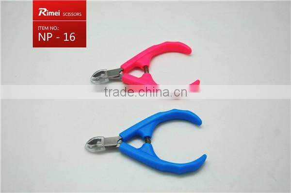 round nail toe cutter with plastic cover , nail nipper