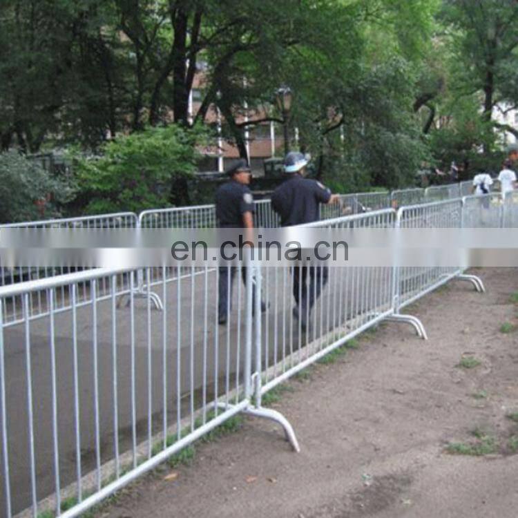 Hot sell crowd control barrier fence panels barrier gate price