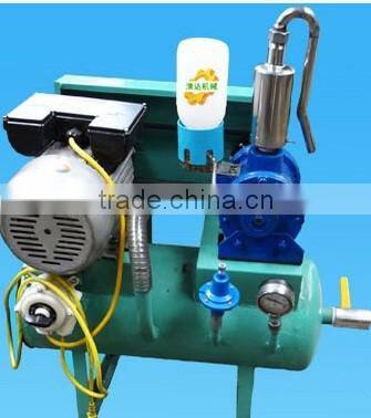 Staineless steel bucket lid with seal for milking machine