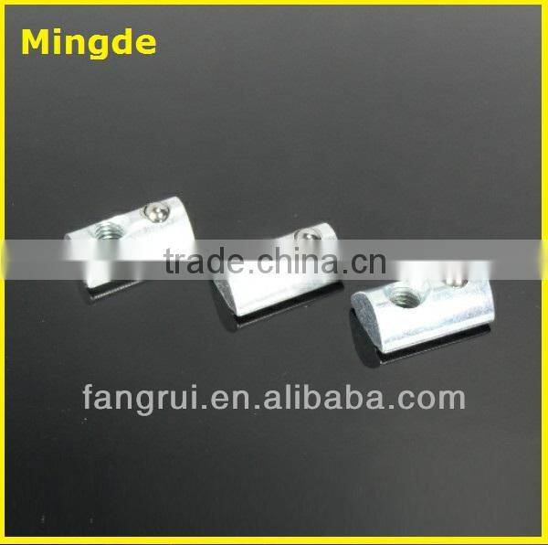 Self align Roll-in T-slot nut