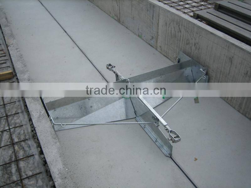 Recyclable and high efficency machine for dung of poultry floor