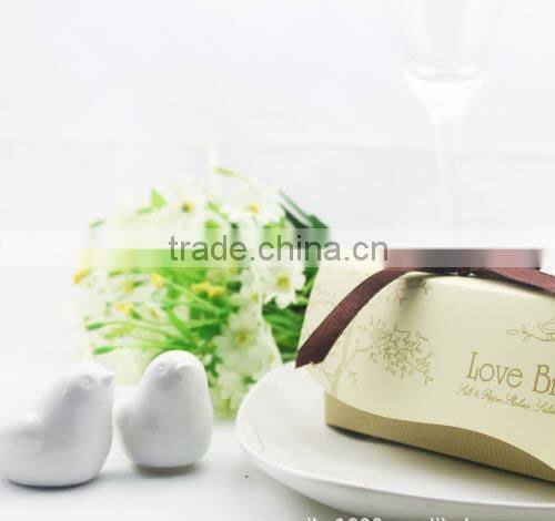 Love birds Wedding Favors Salt and Pepper Shaker