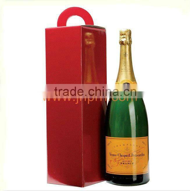 3 bottle wine fluted paper packaging carrier with die-cut handle