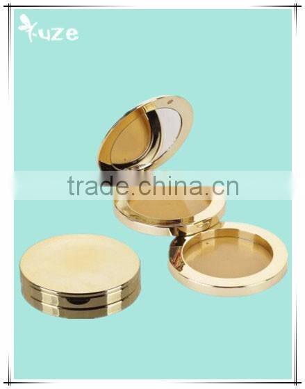 Two layer compact powder case with mirror
