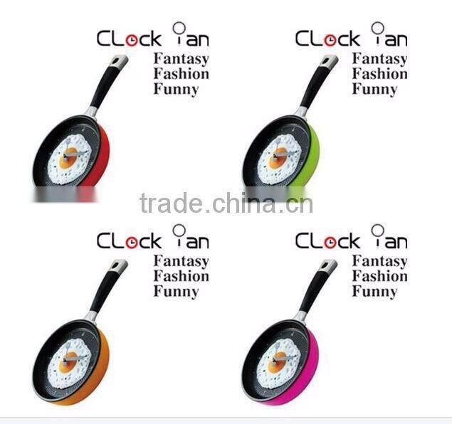Plastic fry pan wall clock for kitchen decoration