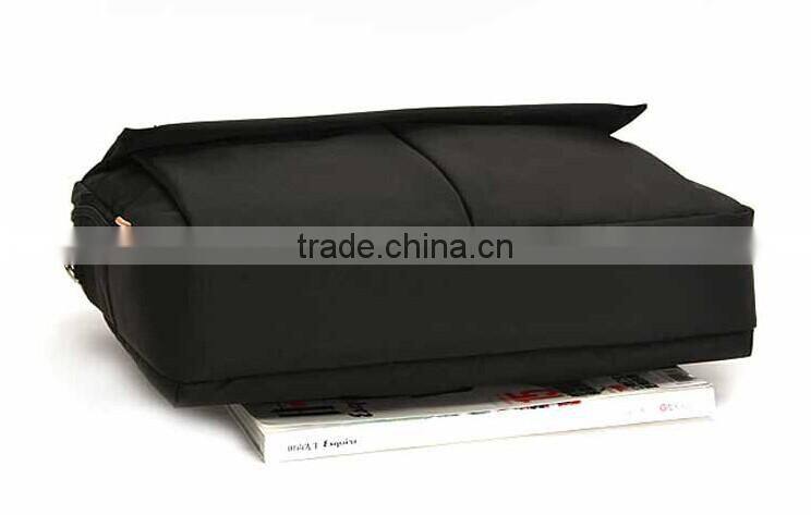 Black lager capacity 15'' laptop computer bag for teens