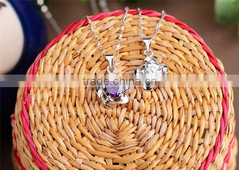 925 Sterling Silver Fashion Flower Shape Pendant with Rhodium Plated