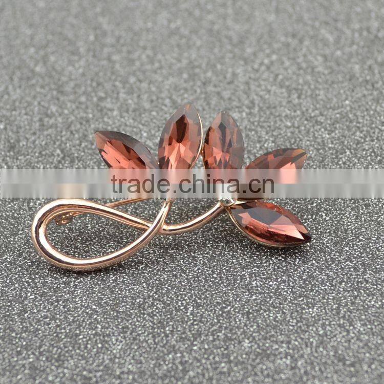 The New 2015 Leaf Shape Brooch Europe And The United States Process Both Men And Women Pin