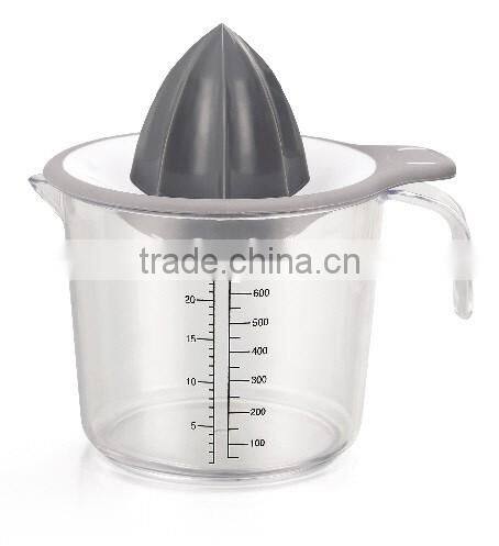 2016 New Design Hand Use Plastic Fruit Squeezer Orange Juicer Juice Squeezer with Juicer Cup