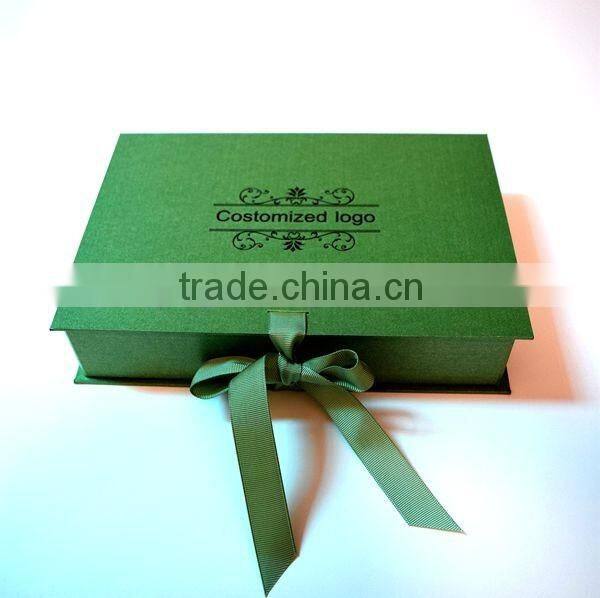 Fashionable customized garment packaging boxes wholesale