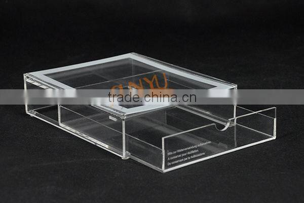 The international famous brand clear acrylic jewelry box