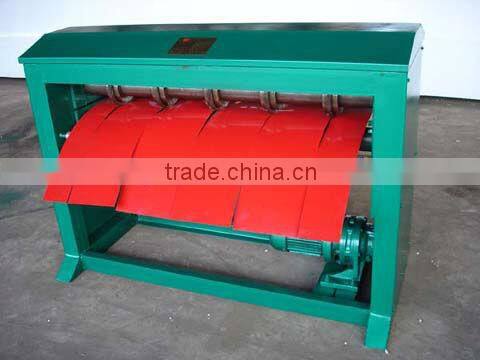 Simple iron sheet slitting machine