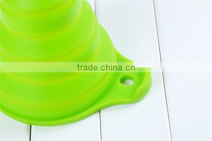 Beautiful And Portable/Mini Kitchen Collapsible/Folding/Foldable silicone funnel
