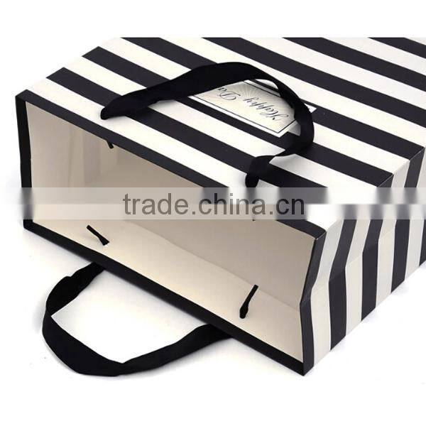 Various Color And Type of Stripe Paper Bag Paper Gift Bag