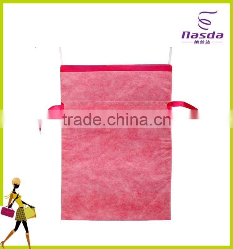 red nonwoven gift bag for wedding with Bunch of pocket