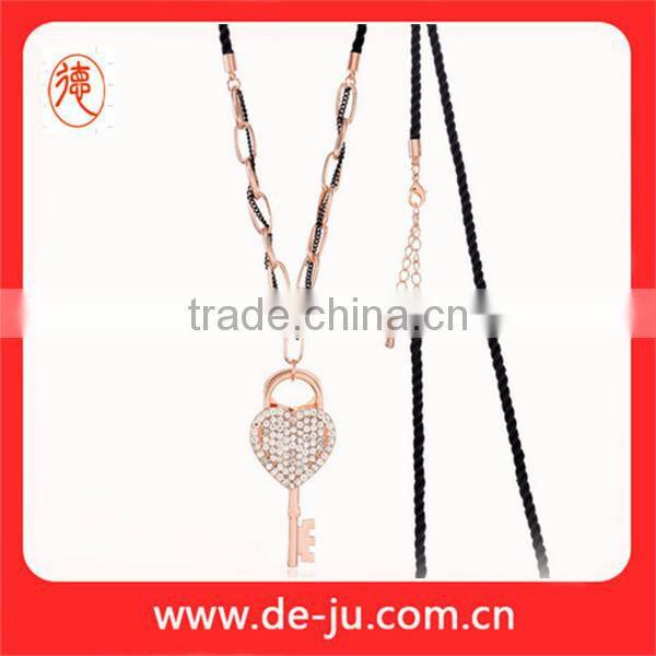 Unique Fashion Charm Heart and Key Sweater Necklace