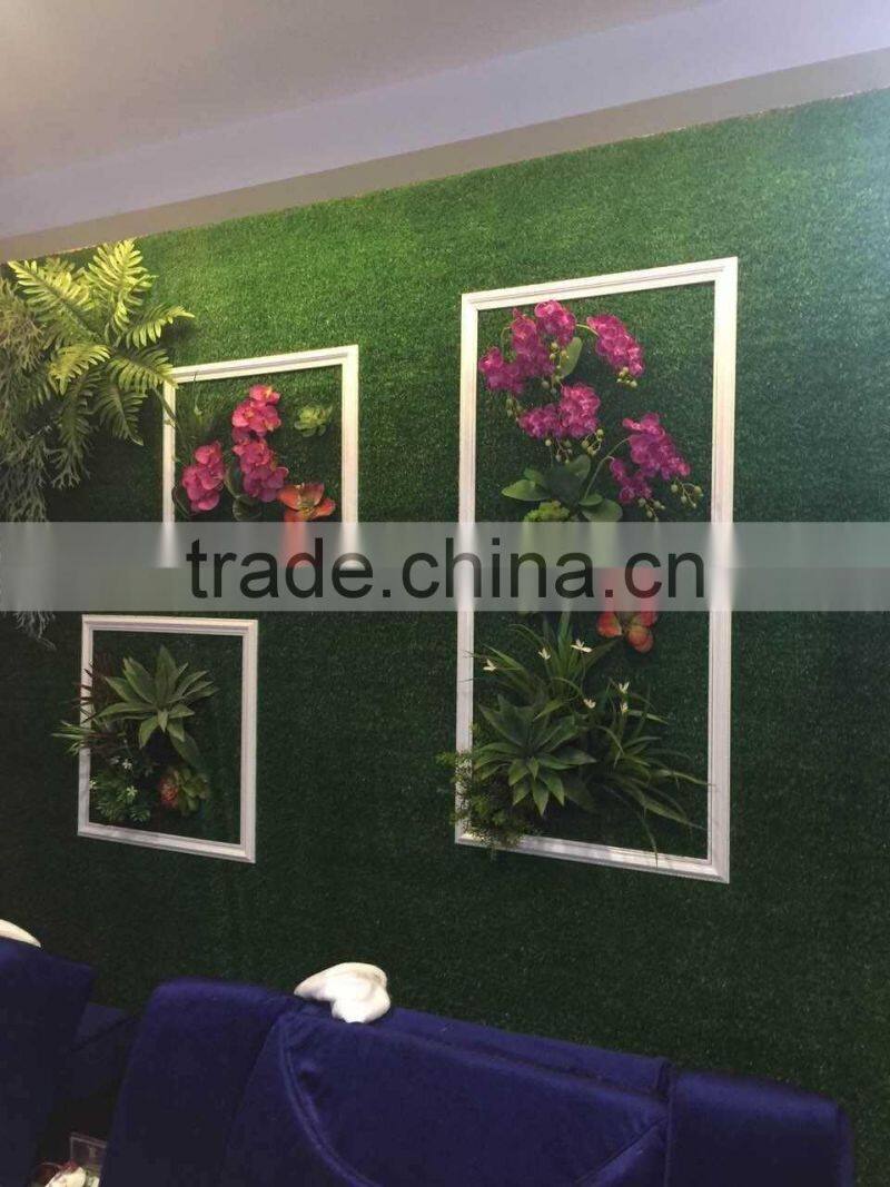 Green grass climbing wall clad decoration