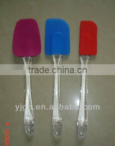 Heat resistant silicone spatula