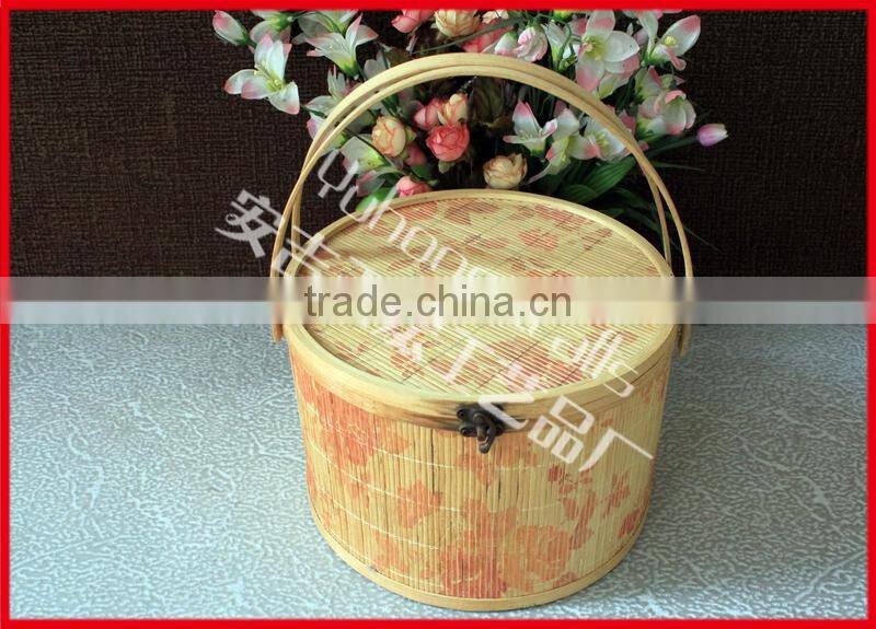 Strong bamboo storage basket with handle