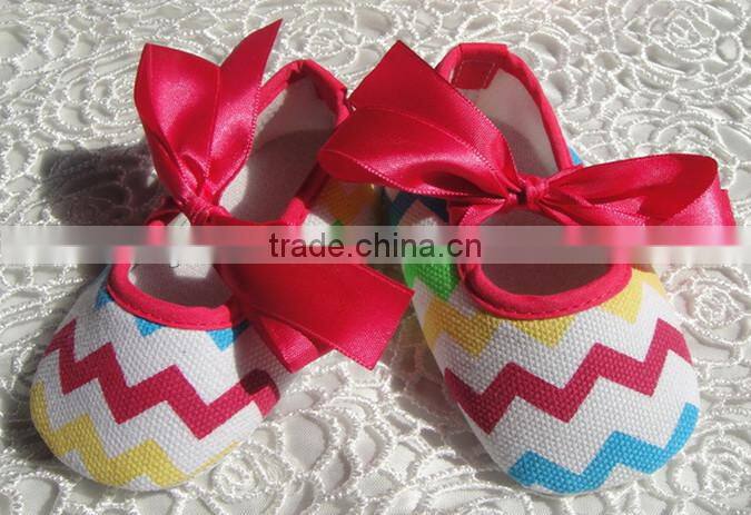 wholesale shoes in china Factory outlet soft bottom toddler shoes girls anti-slip chevron shoes baby colorful chevron prehobbler