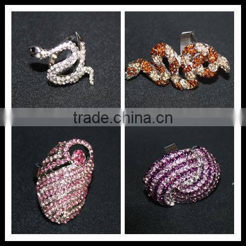 fashion open design wedding ring made in china with many gems