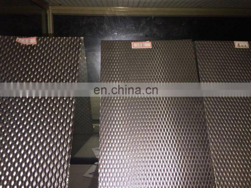 301	SUS	301	S 301 00	1.4310	X10CrNi18-8 Stainless Steel Checkered sheet