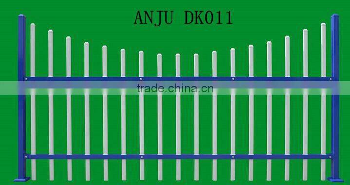 Galvanized safety fence for pool