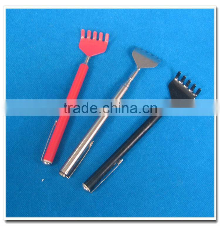 Comfortable metal telescopic back scratcher