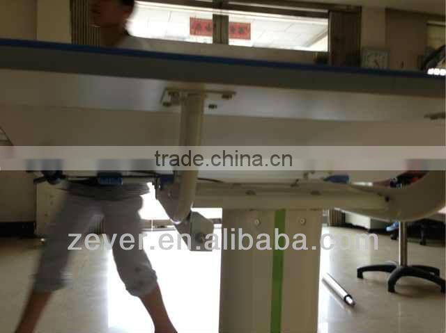 Adjustable kid's desk